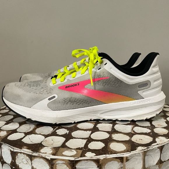 Brooks Men’s Launch 9 Running Shoes Size 10.5D White Pink Yellow - Picture 1 of 5